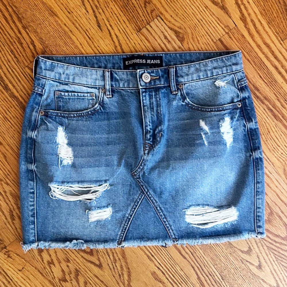 EXPRESS Size 8 Distressed w/Holes Jeans Skirt, Denim, Never Worn